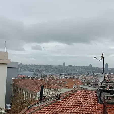 Ueskuedar Konforlu * Istanbul