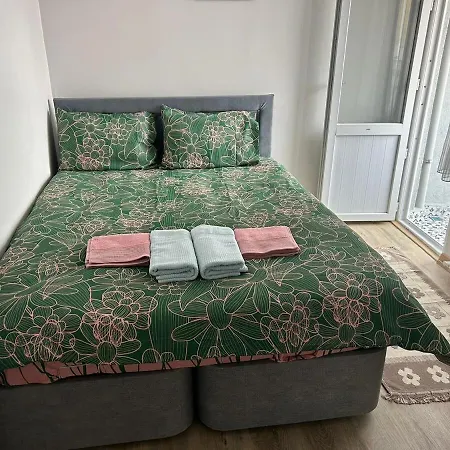 Ueskuedar Konforlu *